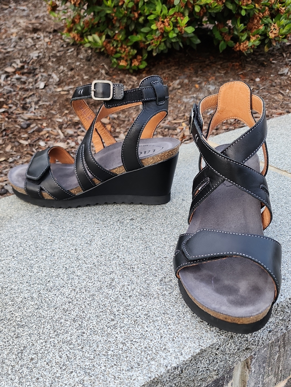 Taos Xcellent Wedge Heel Sandals sz 7 / 7.5